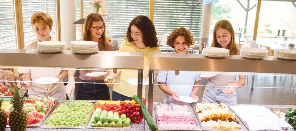 Kids in cafeteria line